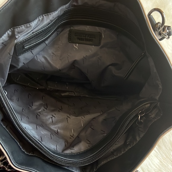 Vera Wang bag. - Picture 2 of 2